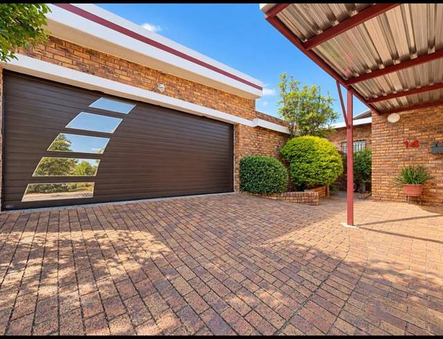 5 BEDROOM HOUSE FOR SALE IN SUNWARD PARK